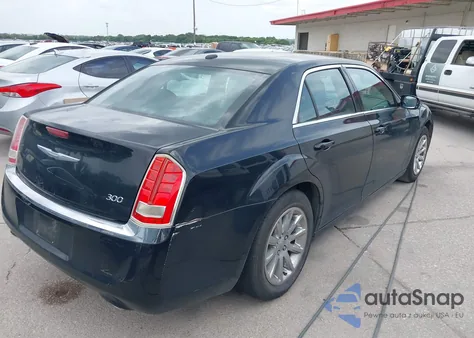 2014 Chrysler 300 z USA, uszkodzony, nr VIN 2C3CCAAG8EH343538